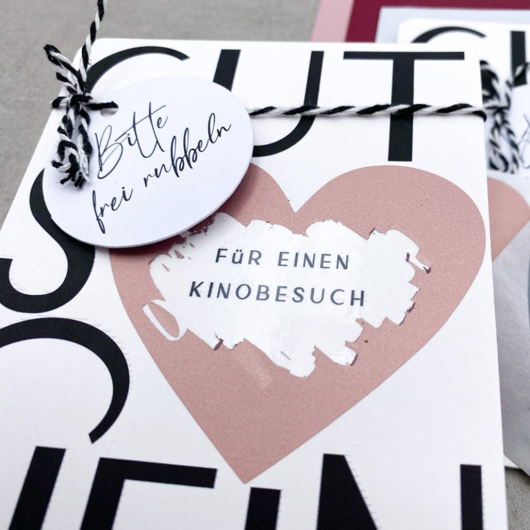 Gutschein mit eigenem Text unter rosé farbenem Rubbellos | KleinArt