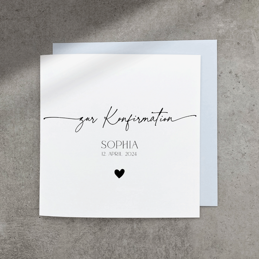 Weiße Karte mit schwarzem Handlettering zur Konfirmation, mit hellblauem Umschlag