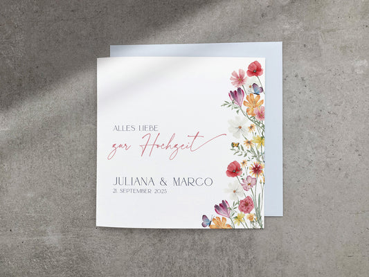 Florale Karte zur Hochzeit - mit Wildblumen und Schmetterlingen