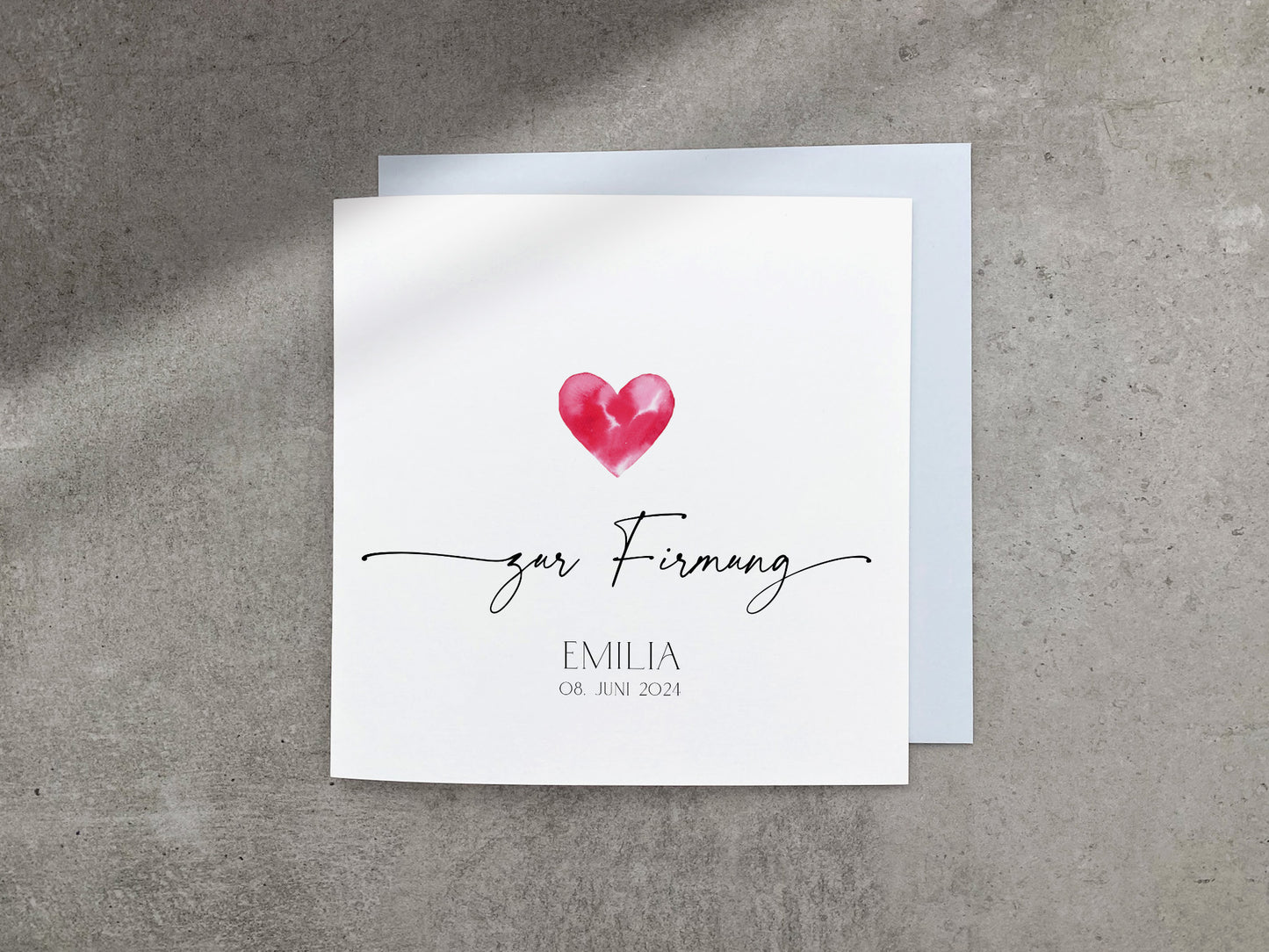 Moderne Karte zur Firmung im schwarz-weiß Stil mit rotem Herz
