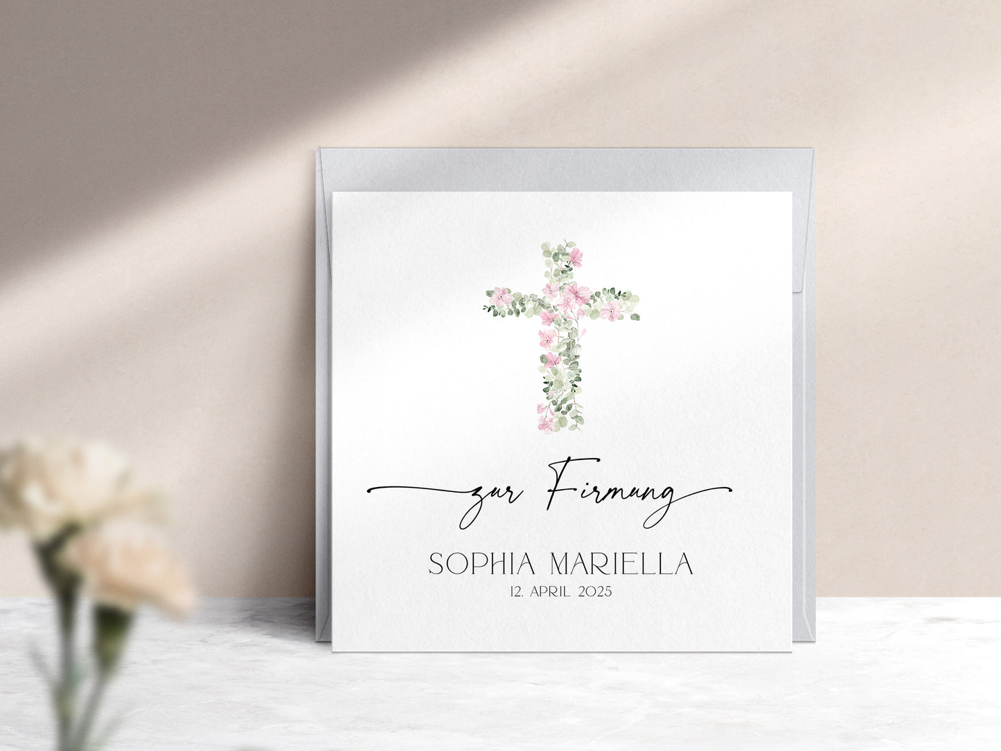 Moderne Karte zur Firmung mit rosa Kreuz