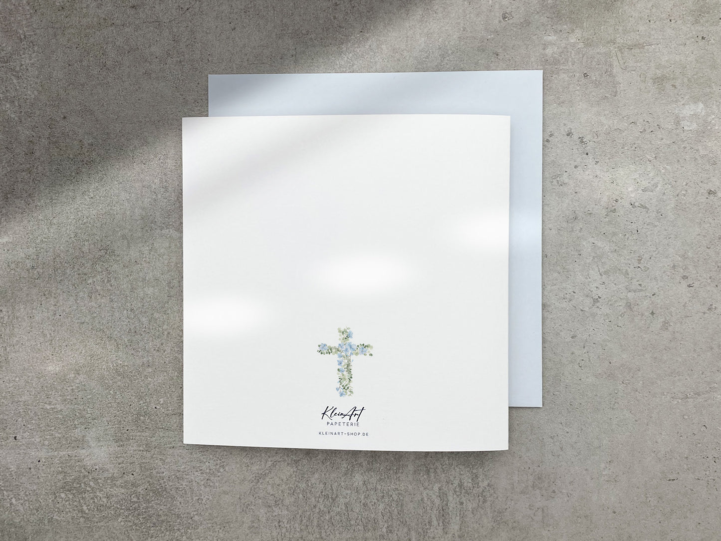 Karte zur Kommunion mit blauem Kreuz