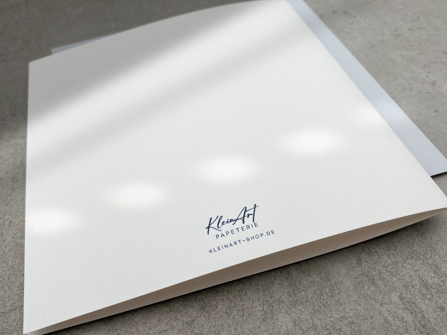 Minimalistische Karte zur Hochzeit - elegant und zeitlos