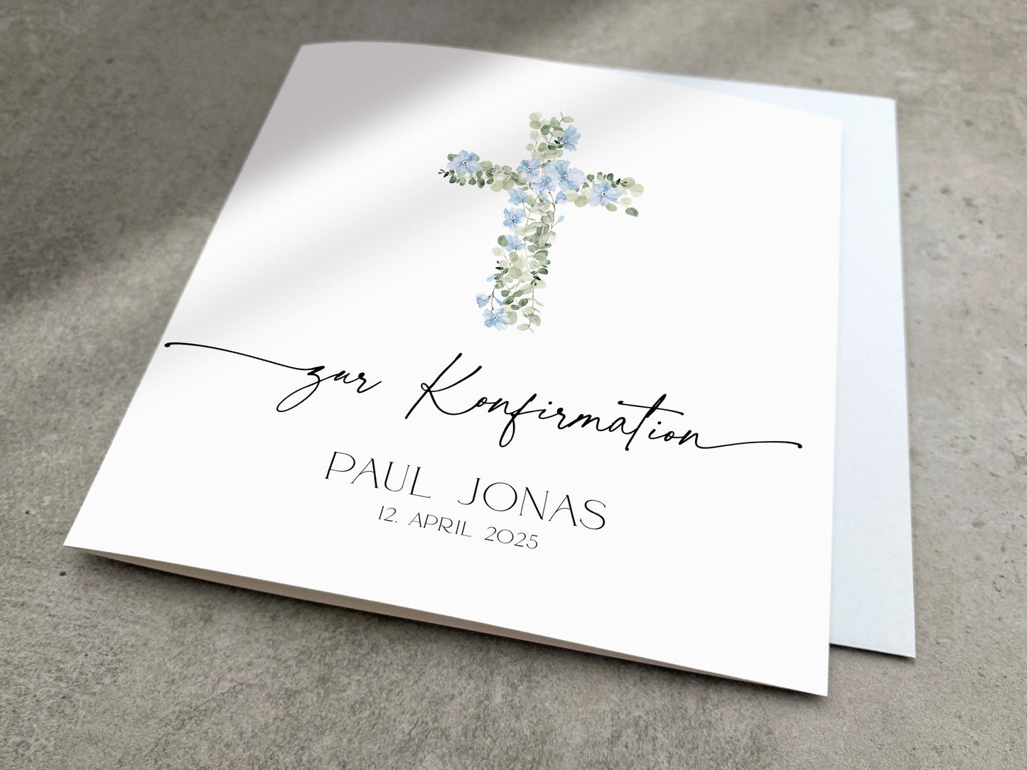 Moderne Karte zur Konfirmation mit blauem Kreuz