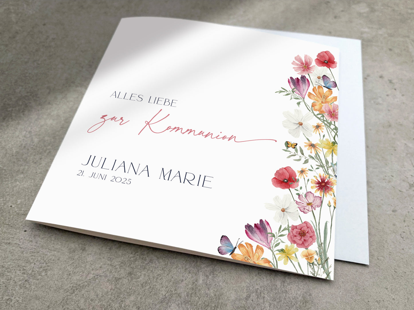 Florale Karte zur Kommunion - mit Wildblumen und Schmetterlingen