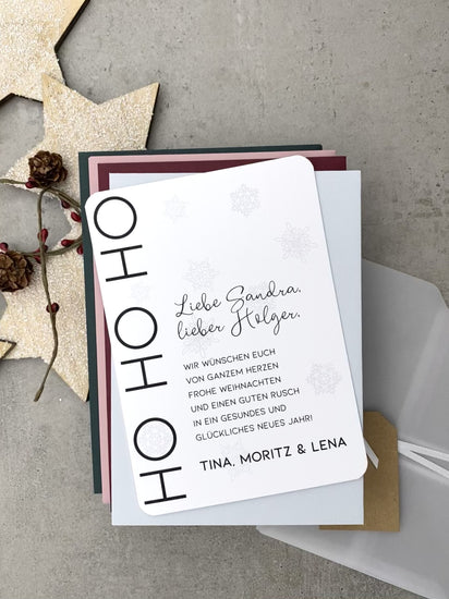 Personalisierbare Weihnachtsgrußkarte mit Schneeflocken HOHOHO verschiedene farbige Umschläge - KleinArt