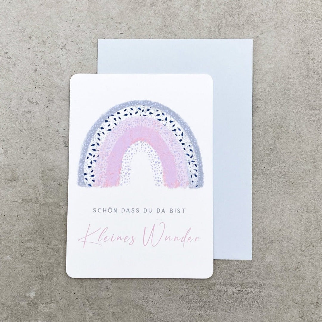 Glückwunschkarte zur Geburt mit rosa Regenbogen und grauem Umschlag