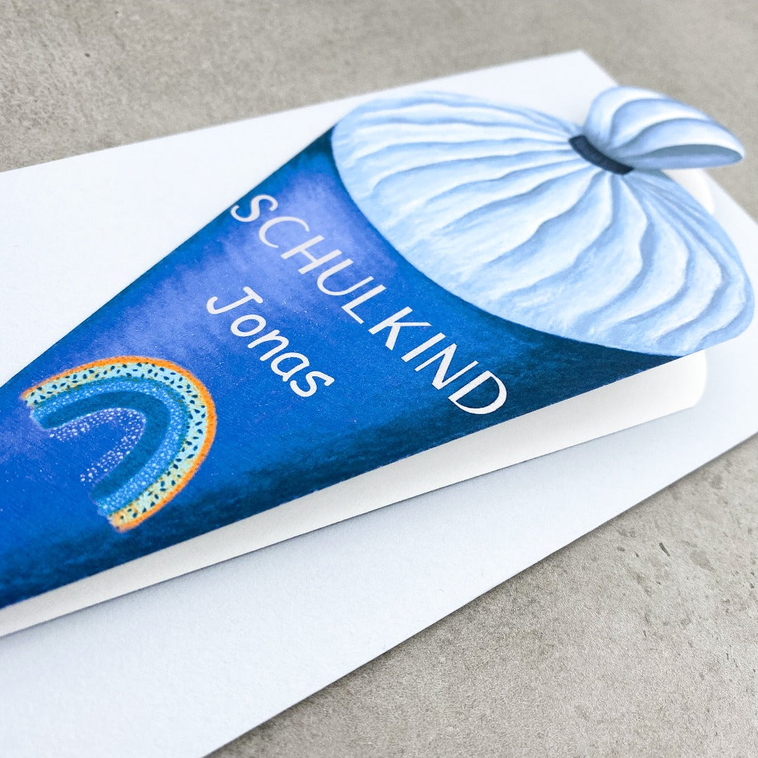 Glückwunschkarte zur Einschulung in Form einer Schultüte, handgezeichnet, mit Namen, in blau