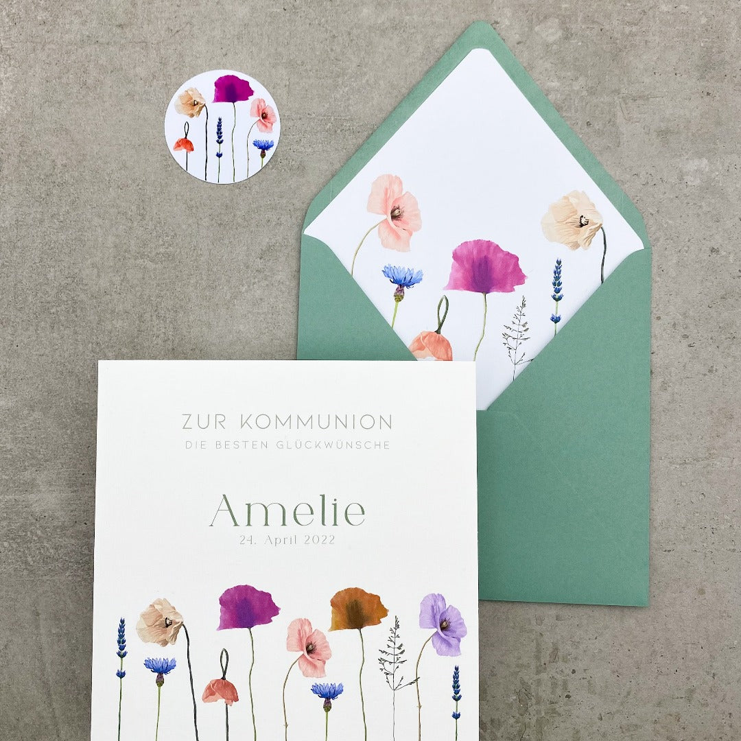 Einladungskarte zur Kommunion mit gezeichneten Mohnblumen und grünem Umschlag mit Inlay - KleinArt