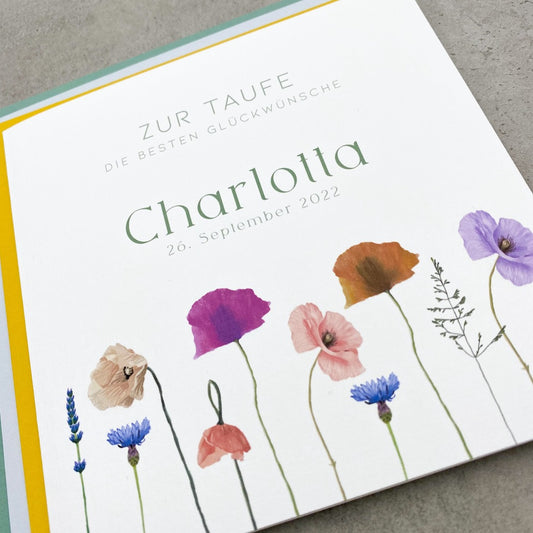 Personalisierbare Karte zur Taufe mit gezeichneten Wildmohnblumen und farbigen Umschlägen - KleinArt